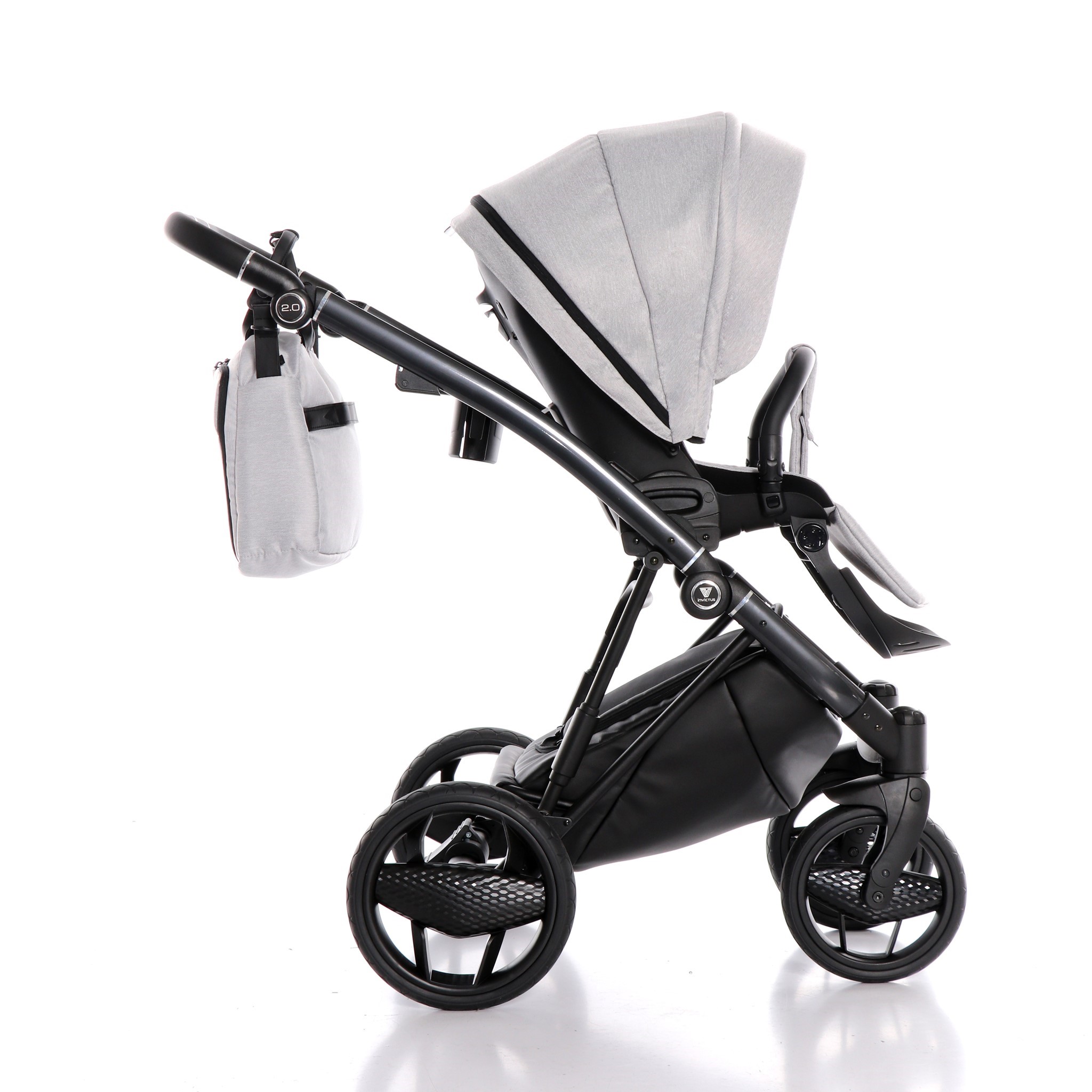 Slika Invictus 2.0 01